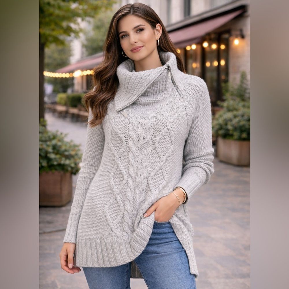 OLD NAVY Elegant Light Gray Turtleneck Sweater Sz M